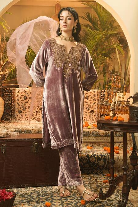 Buy_Surabhi Arya_Purple Velvet, Organza Embroidery Split V-neck Hand Kurta Set 