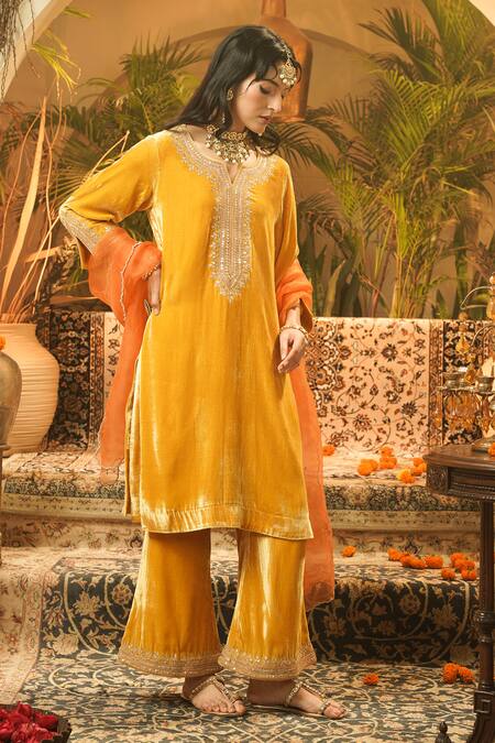 Shop_Surabhi Arya_Yellow Velvet Embroidery Split V-neck Kurta Set _Online_at_Aza_Fashions