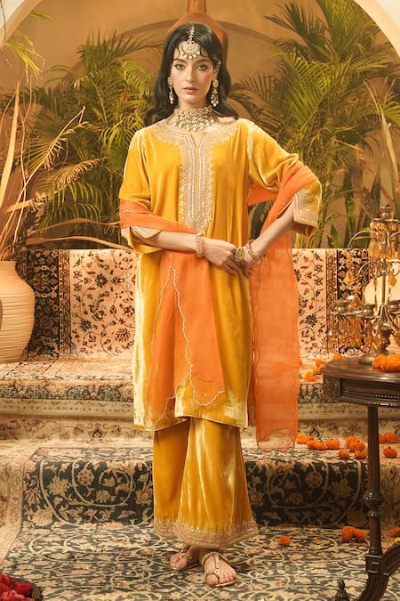 Surabhi Arya Velvet Embroidered Kurta Set 