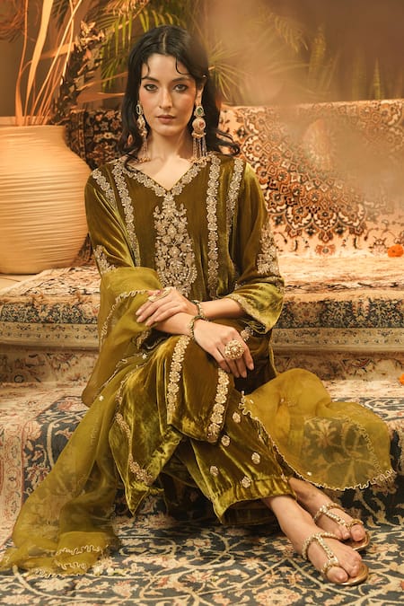 Shop_Surabhi Arya_Olive Green Velvet Embroidery, Sequins V-neck Gold Thread Kurta Set _Online_at_Aza_Fashions
