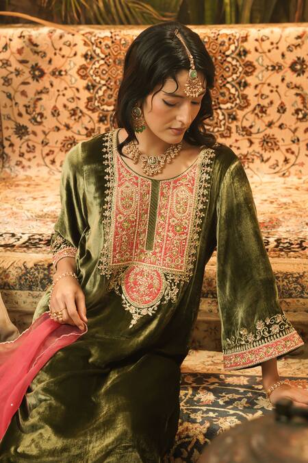Shop_Surabhi Arya_Olive Green Velvet, Organza Embroidery, Zari Round Neck And Thread Kurta Set 