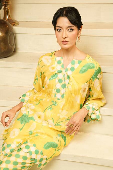 Surabhi Arya_Yellow Muslin Piping, Pom-poms V-neck Floral Print And Pant Set _Online_at_Aza_Fashions