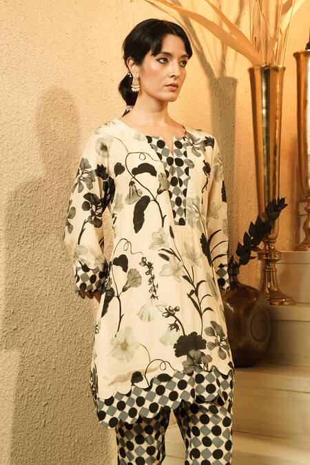 Buy_Surabhi Arya_Ivory Crepe Split V-neck Botanical Print Kurta And Polka-dot Pant Set 