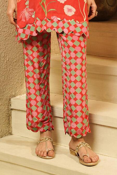 Surabhi Arya_Red Muslin V-neck Floral And Polka Dot Printed Kurta Set _Online_at_Aza_Fashions