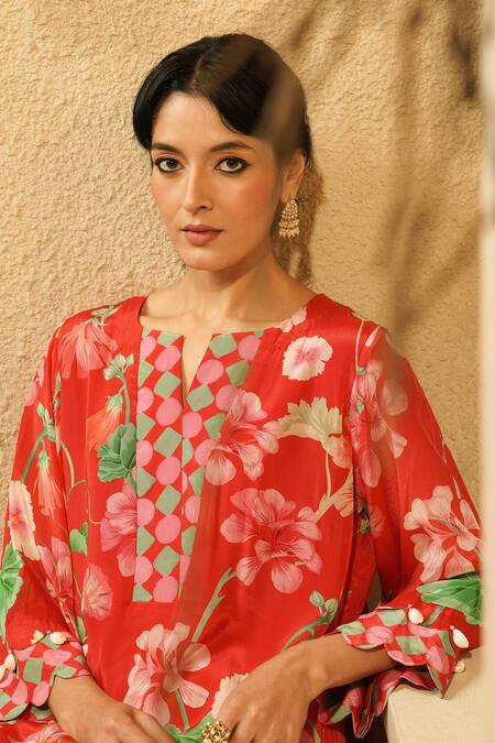 Surabhi Arya_Red Muslin V-neck Floral And Polka Dot Printed Kurta Set _at_Aza_Fashions
