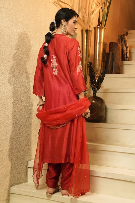 Surabhi Arya Floral Embroidered Kurta Set  