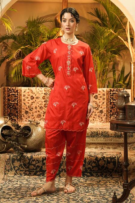 Buy_Surabhi Arya_Red Silk Embroidery, Applique Round Neck Hand-embroidered Kurta And Pant Set 