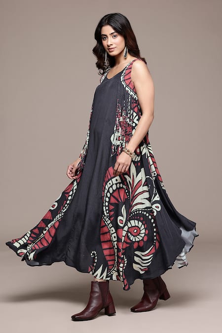 Buy_Ritu Kumar_Black Crepe V-neck Azura Sleeveless A-line Dress _Online_at_Aza_Fashions
