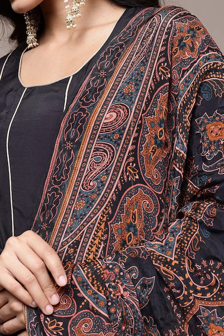 Buy_Ritu Kumar_Black , Lurex, Lycra, Jersey, Chinon Naira Embroidered Kurta Set 