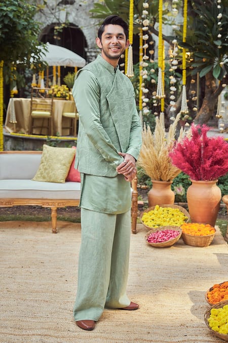 Philocaly Raag Geometric Embroidered Bundi 