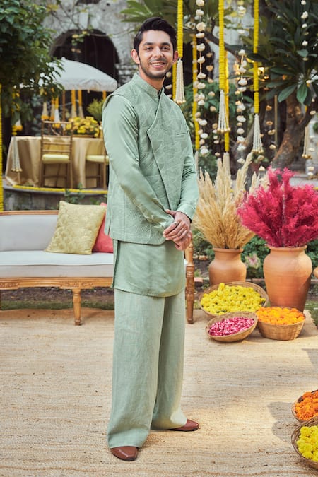 Philocaly Raag Geometric Embroidered Bundi Kurta Set 