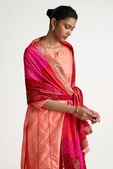 Naina Jain_Peach Silk Embroidery, Zari, Gota Patti, Patchwork Round Neck Straight Kurta Set _Online_at_Aza_Fashions