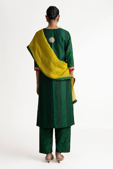 Naina Jain Zardozi Embroidered Kurta Set 