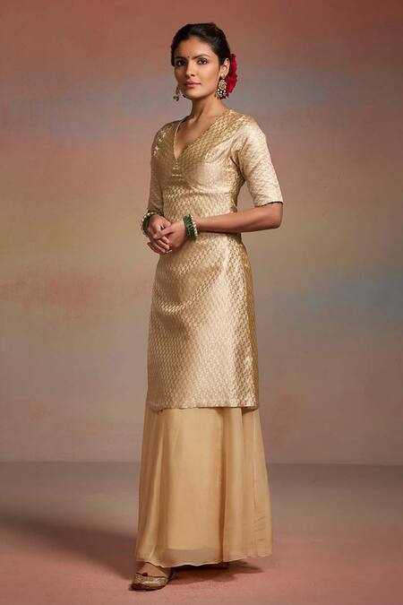 Shop Dressfolk Gold Tissue Embroidery, Zari V-neck Taraani Woven Kurta Sharara Set Online at Aza Fashions Shop_Dressfolk_Gold Tissue Embroidery, Zari V-neck Taraani Woven Kurta Sharara Set _Online_at_Aza_Fashions