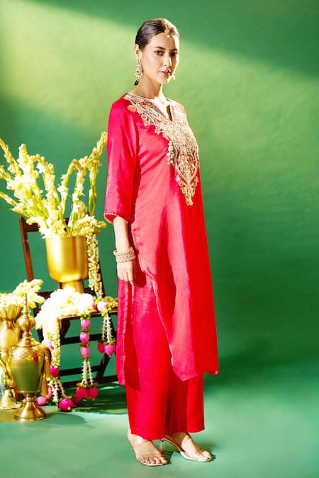 Samyukta Singhania_Red Silk, Shantoon, Chiffon Embroidery Split V-neck Kurta Pant Set _at_Aza_Fashions
