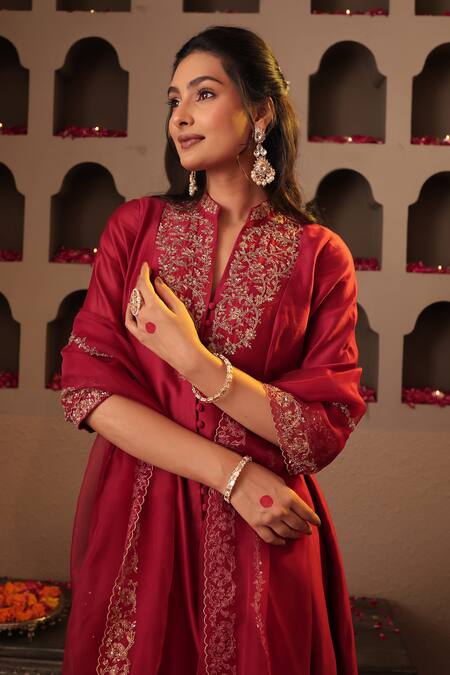 Shop_House Of Karmah_Maroon Chanderi, Organza Embroidery, Zari Split V-neck Kumkum Kurta Set _Online_at_Aza_Fashions