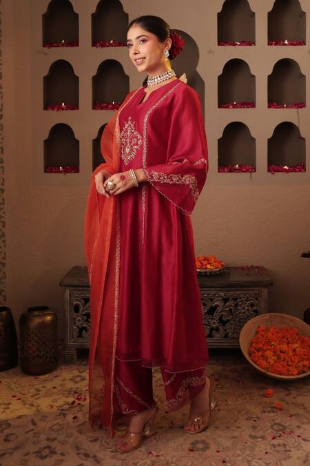 Shop_House Of Karmah_Maroon Chanderi, Organza Embroidery, Zari V-neck Ruh E Gul Kurta Set _Online_at_Aza_Fashions