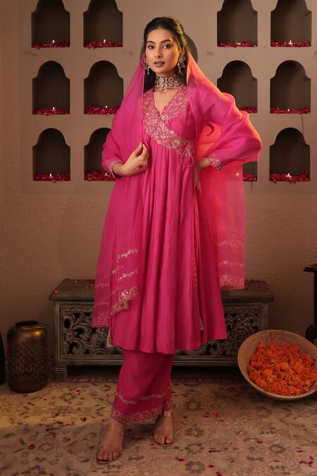 Buy House Of Karmah Pink Chanderi, Organza Embroidery, Zari V-neck Gulaabi Saaz Anarkali Set Buy_House Of Karmah_Pink Chanderi, Organza Embroidery, Zari V-neck Gulaabi Saaz Anarkali Set