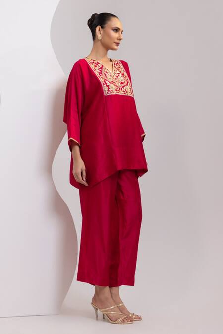 Buy_Oshi By Shikha_Fuchsia Silk Embroidery, Zari V-neck Phiran And Pant Set _Online_at_Aza_Fashions