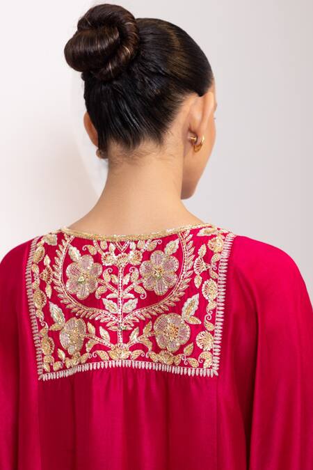Oshi By Shikha_Fuchsia Silk Embroidery, Zari V-neck Phiran And Pant Set _at_Aza_Fashions