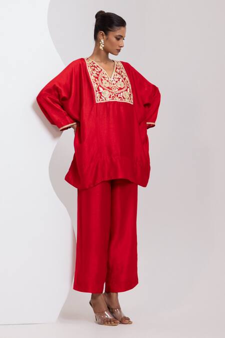Oshi By Shikha_Red Silk Embroidery, Zari V-neck Phiran And Pant Set _Online_at_Aza_Fashions