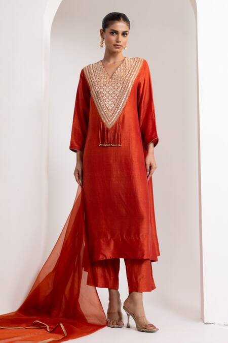 Oshi By Shikha_Rust Silk, Organza Embroidery, Sequins, Tassels V-neck Bodice Kurta Set _Online_at_Aza_Fashions