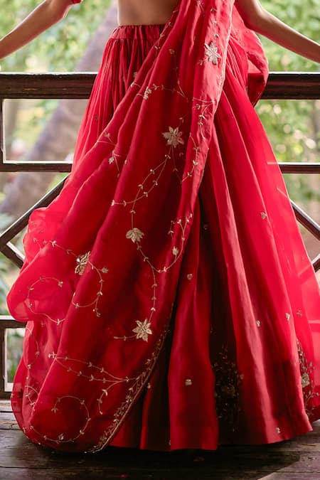 Buy_Paulmi And Harsh_Red Organza Embroidery, Zari, Tassels V-neck Zardozi Hand Lehenga Set _Online_at_Aza_Fashions