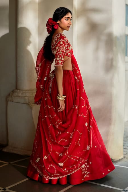 Buy_Paulmi And Harsh_Red Organza Embroidery, Zari, Tassels V-neck Zardozi Hand Lehenga Set 