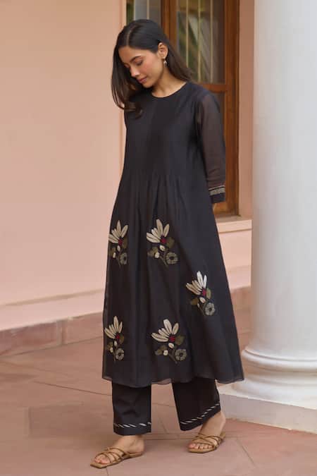 Vaayu_Black Muslin, Cotton Applique, Embroidery, Noir Pintuck Kurta And Pant Co-ord Set _Online_at_Aza_Fashions