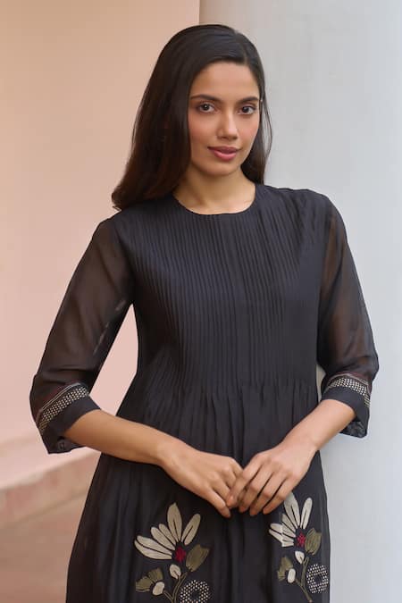 Vaayu_Black Muslin, Cotton Applique, Embroidery, Noir Pintuck Kurta And Pant Co-ord Set _at_Aza_Fashions