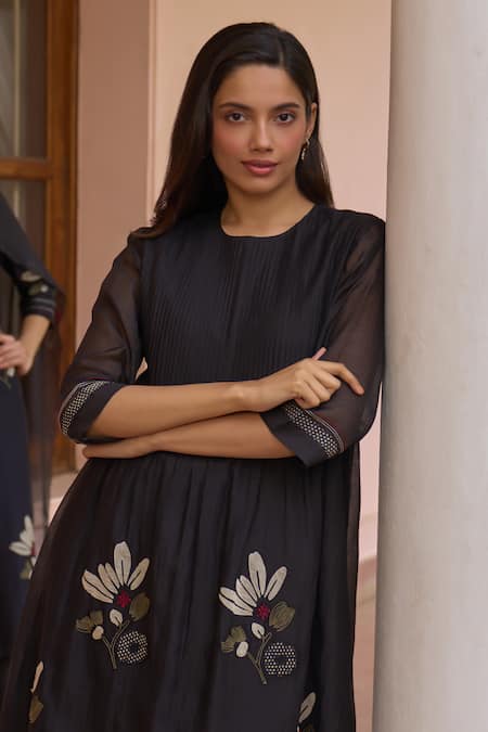 Vaayu_Black Silk Applique, Embroidery, Tassels Round Neck Noir Kurta Set _at_Aza_Fashions