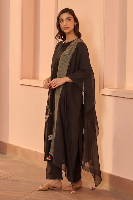 Vaayu_Black Silk Applique, Tassels Split V-neck Noir Embroidered Kurta Set _Online_at_Aza_Fashions