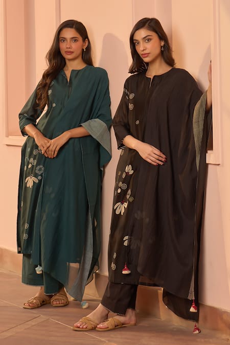 Vaayu_Black Silk Applique, Tassels Split V-neck Noir Embroidered Kurta Set _at_Aza_Fashions
