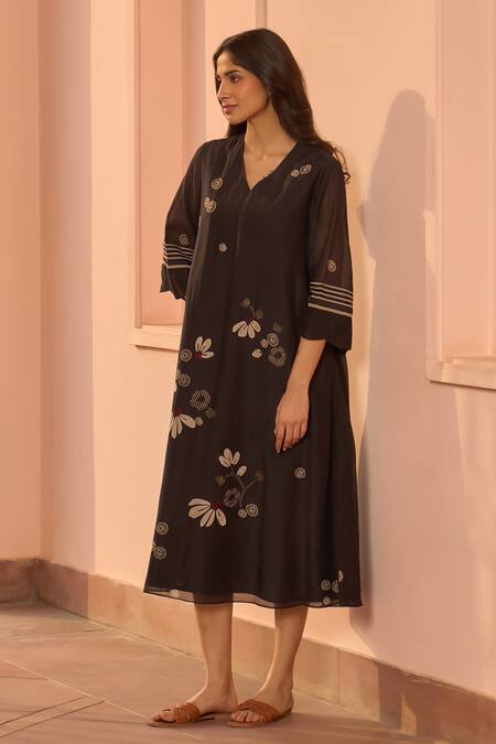 Buy_Vaayu_Black Muslin, Cotton Applique, Embroidery V-neck Noir Dress _Online_at_Aza_Fashions