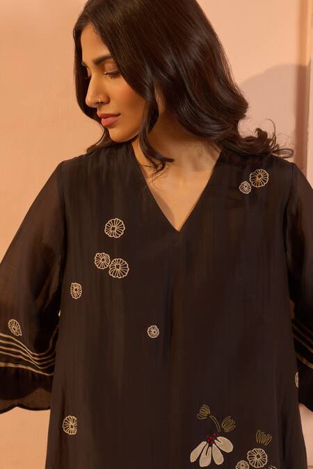 Vaayu_Black Muslin, Cotton Applique, Embroidery V-neck Noir Dress _at_Aza_Fashions