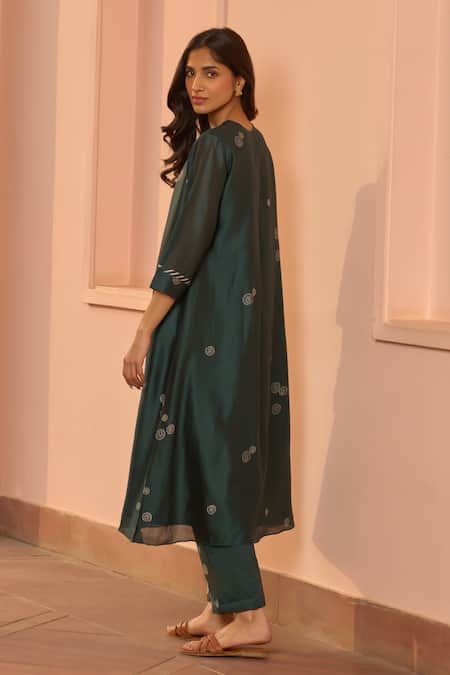 Vaayu Jade Embroidered Kurta & Pant Co-ord Set 