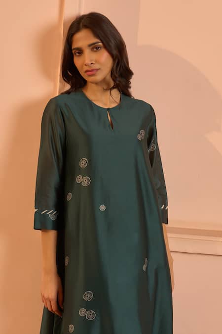 Buy_Vaayu_Green Muslin, Cotton Applique, Embroidery Round Jade Kurta And Pant Co-ord Set _Online_at_Aza_Fashions