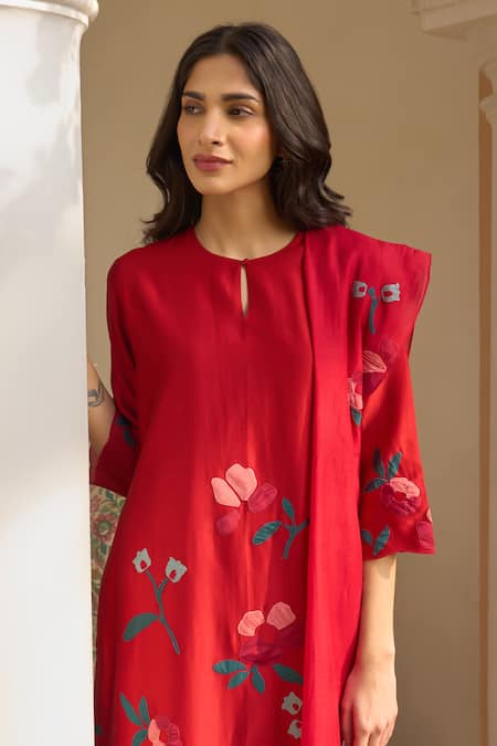 Vaayu_Red Silk Applique, Tassels Round , Keyhole Cherry Kurta Set _Online_at_Aza_Fashions