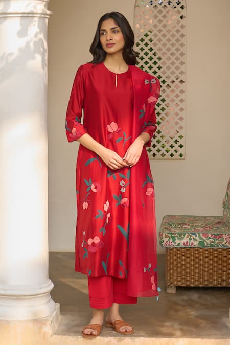 Buy_Vaayu_Red Silk Applique, Tassels Round , Keyhole Cherry Kurta Set _Online_at_Aza_Fashions