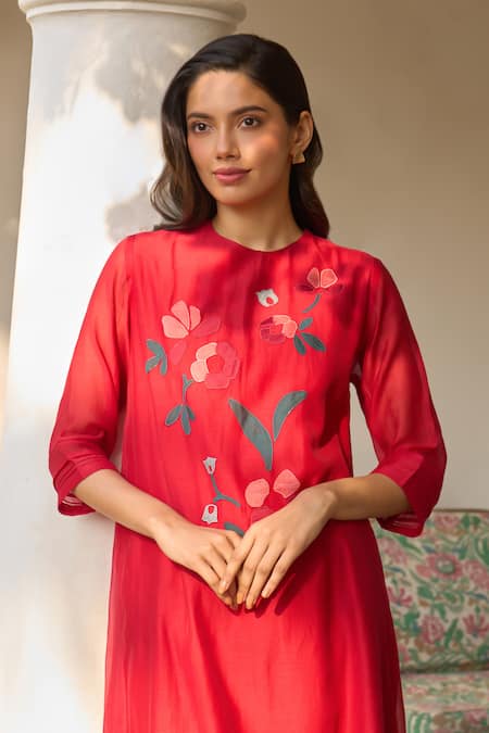 Shop_Vaayu_Red Muslin, Cotton Applique Round Neck Cherry Kurta And Pant Co-ord Set _Online_at_Aza_Fashions