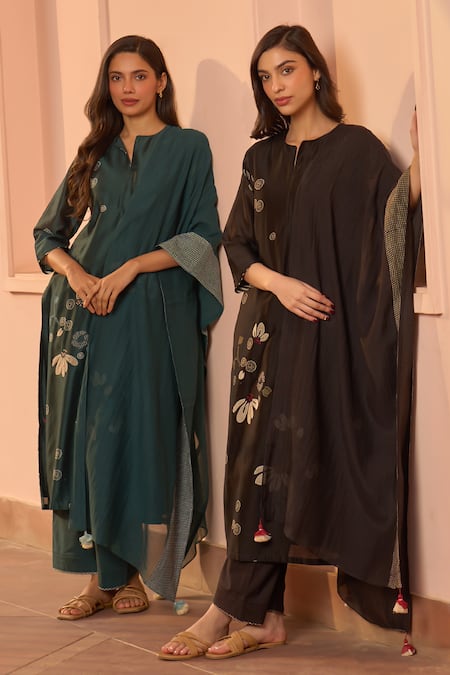 Shop_Vaayu_Green Silk Applique, Embroidery, Tassels Round Neck, Split Jade Kurta Set _Online_at_Aza_Fashions
