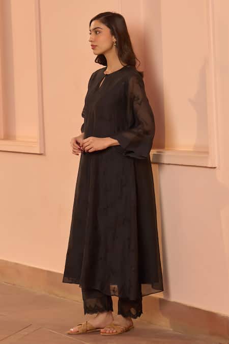 Vaayu_Black Muslin, Cotton Embroidery Round Neck, Noir Thread Kurta And Pant Co-ord Set _Online_at_Aza_Fashions