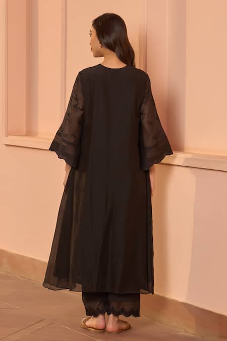Vaayu Noir Thread Embroidered Kurta & Pant Co-ord Set 