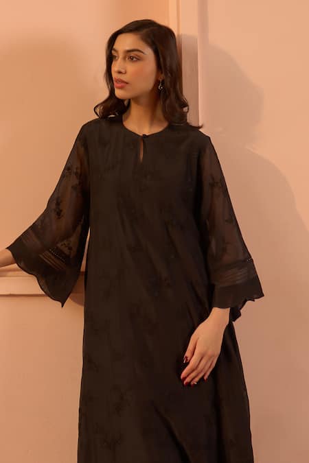 Vaayu_Black Muslin, Cotton Embroidery Round Neck, Noir Thread Kurta And Pant Co-ord Set _at_Aza_Fashions