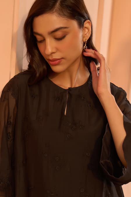 Buy_Vaayu_Black Muslin, Cotton Embroidery Round Neck, Noir Thread Kurta And Pant Co-ord Set 