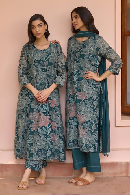 Shop_Vaayu_Green Muslin, Cotton Embroidery, Tassels Round Neck Jade Bloom Kurta Set _Online_at_Aza_Fashions