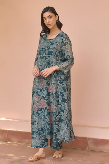 Vaayu_Green Muslin, Cotton Embroidery Round Neck Jade Bloom Kurta And Pant Co-ord Set _Online_at_Aza_Fashions