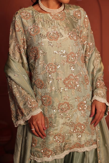 Tasuvure Indes_Mint Georgette, Chiffon Sequins, Embroidery Round Neck Inaayat Rose Kurta Set _at_Aza_Fashions