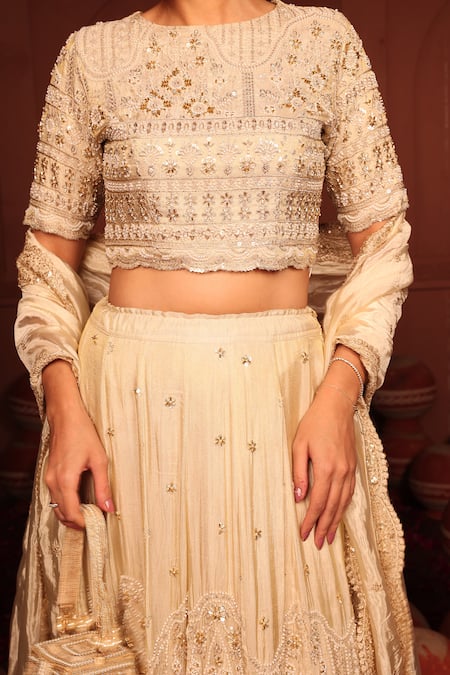 Tasuvure Indes_Ivory Georgette, Chiffon Sequins, Embroidery, Inaaya Cutdana Lehenga Set _at_Aza_Fashions