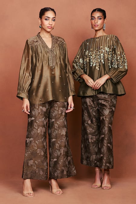 Buy_Sue Mue_Olive Green Chanderi , Embroidery Saai Floral Pattern Top And Pant Set 